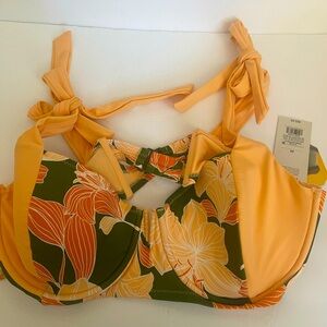 Fe Noel NWT Size 24‎ Floral Underwire Bathing Suit Top